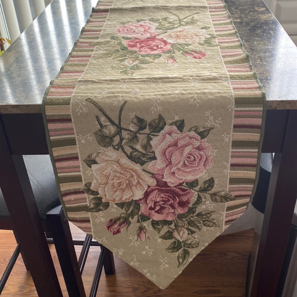 Rose Table Runner